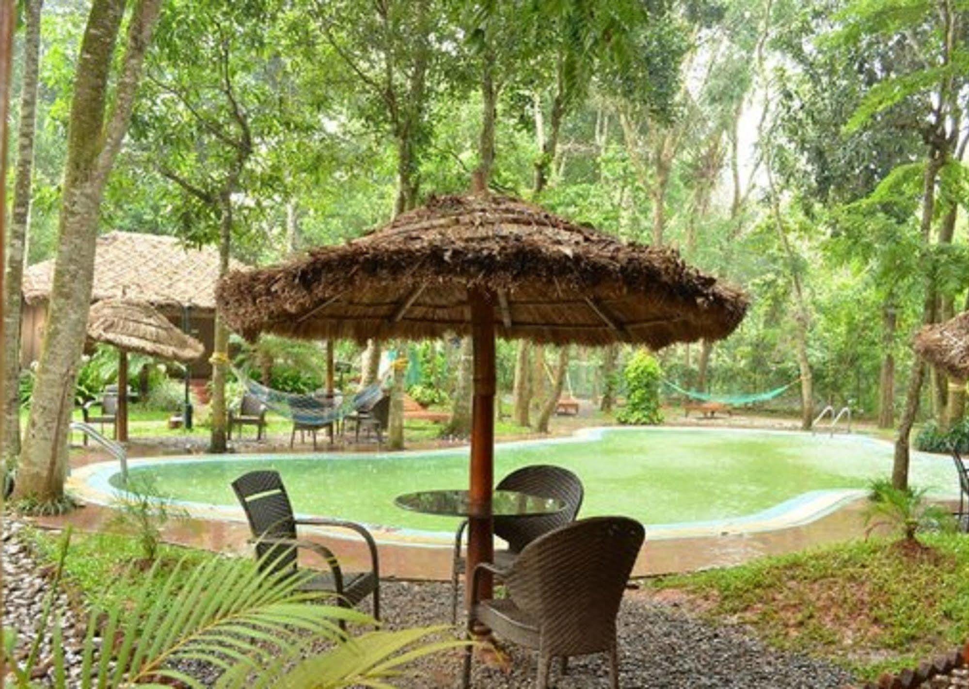 Woods N Spice - Thekkady Hotel Kumily Exterior foto